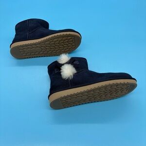 Koolaburra by UGG Women’s Victoria Navy Boots with Bow Faux Fur Accent Size 8